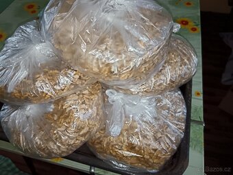 Vlašské ořechy loupané - 2