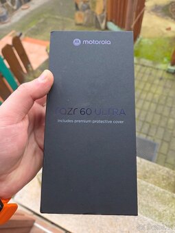 Motorola RAZR 60 Ultra 16GB RAM 512GB - 2