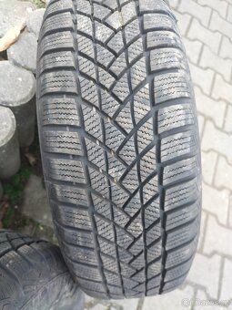 DVĚ ZIMNÍ KOLA ŠKODA.,. VW.,. 195/65/15 JAKO NOVÁ - 2