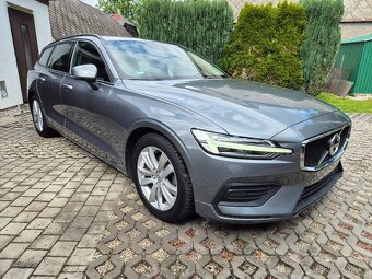 Volvo V60 D4 Momentum 2.0D 140KW AT•2020•Webasto•ACC•Kessy - 2
