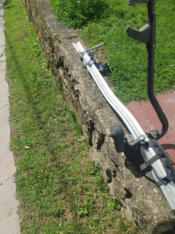 uzamykací nosič THULE střešní na kolo - 2