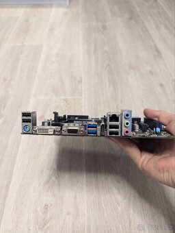 Základní PC deska asrock - 2