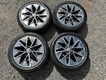 Alu orig letní sada Škoda Pulsar 5x112 7J ET46 225/45 R17 - 2