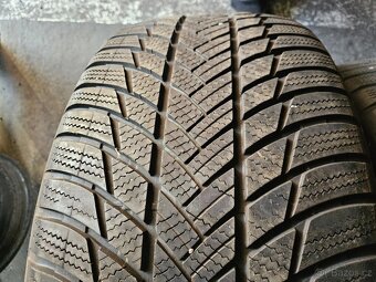 285/45R21 113 V XL Bridgestone Blizzak LM-001 RFT - 2