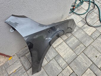 Škoda octavia 3 III / facelift pravý přední blatník - 2