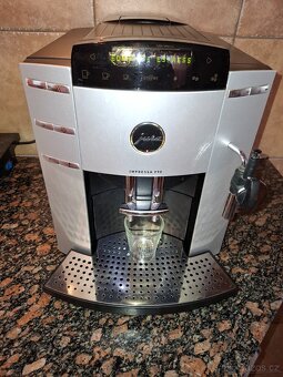 PRODÁM AUTOMATICKÝ KÁVOVAR ŠVÝCARSKÉ ZN. JURA IMPRESSA F90 - 2