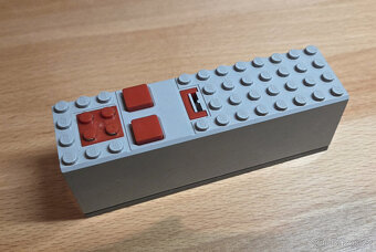 Lego staré elektrické 9V a Technic dílky - 2