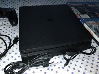 Playstation 4 - 2