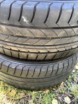 Letni pneu Goodyear 215/55 R17
 - 2