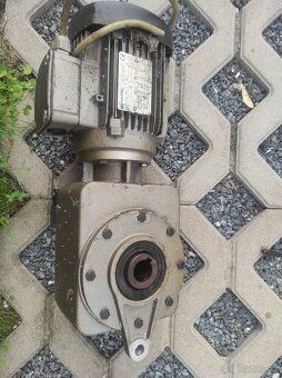 Převodovka s El.motorem - 2