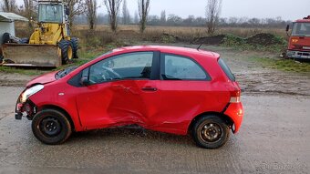 Toyota Yaris 1.0 benzín 49000km - 2