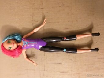 Barbie ve světě her Bella - 2