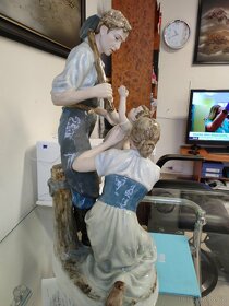 Porcelánová soška Kováře manželky a dítěte - 2
