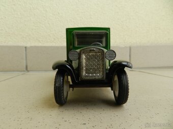 NÁKLADNÍ SKŘÍNOVÉ AUTO - KASIČKA - ČSFR - 2