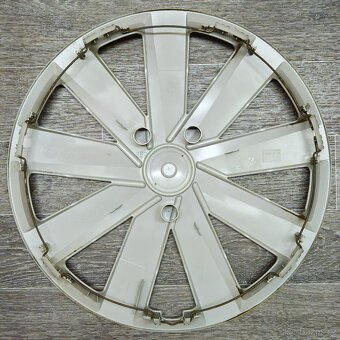 Prodám kryty kol Volkswagen r16 B01 - 2