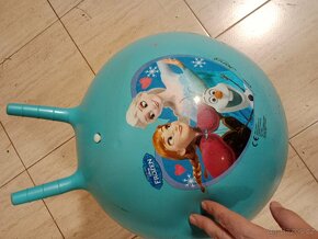hopsadla jelen a Elsa-Anna - 2