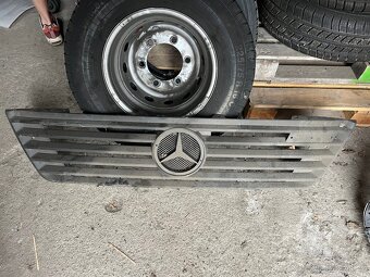 Mercedes Vario - 2