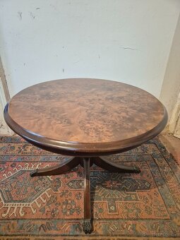 Stylový kulatý konferenční stolek - ořech - 2