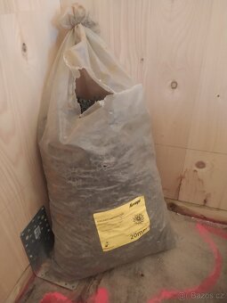 Plastové distanční prvky 20 mm - 2