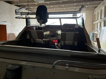 MOTOROVÁ KAJUTOVÁ LOĎ SEALINE - 2