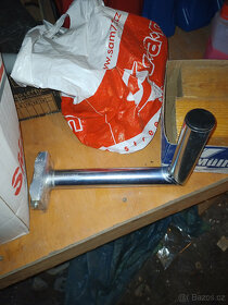 Satelitní držáky, konzole apod. - 2