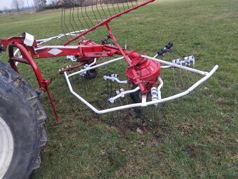 Univerzální 2 rotorový obraceč a shrnovač KUHN - 2