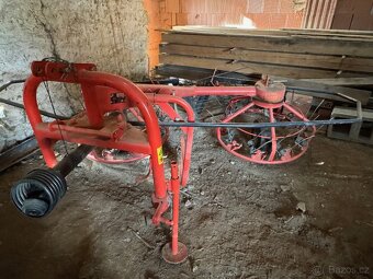Univerzální obraceč píce Kuhn Haybob 300 - 2