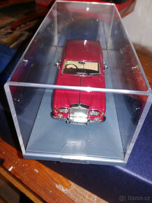 model auta R.Royce od NEO - 2