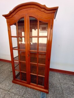 Rustikální nábytek, vitrína z masívu - 2