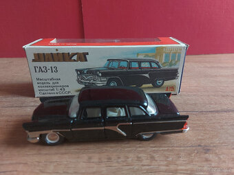Čajka Gaz-13 - 2