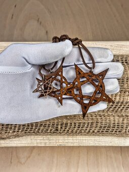 Sada 3 dřevěných přívěsků – Pentagramy ve třech velikostech - 2