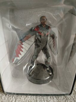 Figurka Marvel Falcon - 2