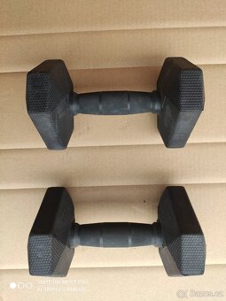 JEDNORUČNÍ ČINKY S PEVNOU VÁHOU DOMYOS HEX DUMBBELL - 2
