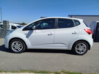 Kia Venga 2018, 1.6i najeto 76000km, park. senzory, tažné - 2
