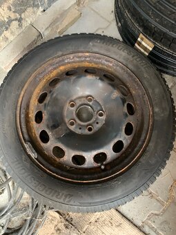 Zimní pneumatiky 205/55 R16, plechové VW - 2