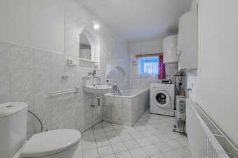 Prodej Chalupy a hospodř. usedlost s pozemky 3189 m2-10.10 - 2