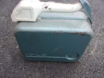 Kanystry s nálevkou 5l a 10l - 2