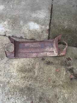 Škoda 100 přední čelo - 2