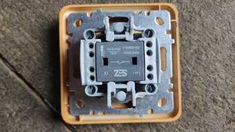 Zásuvky SEZ Lyra - 2