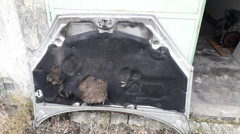 Ford Focus 1 - přední kapota - 2