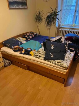Masivní Dřevená postel s Rošty - 2