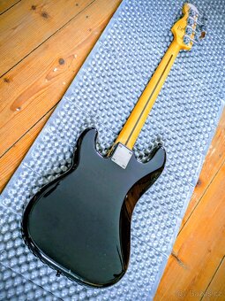 Baskytara Fender Squier CV 70s, CIC 2016 - 2