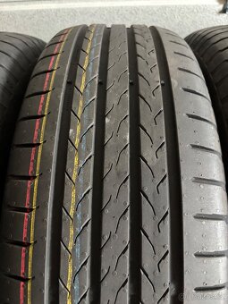 Letní pneu Continental 215/60 R18 - 2