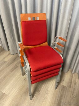 Židle červené - 2