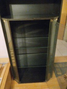 skříňka - vytrína - 2