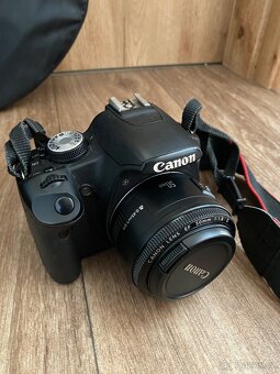 Set fotoaparátu Canon s objektivy a příslušenstvím - 2