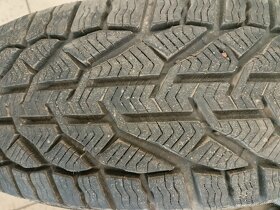 Prodám Zimní pneu 195/60R15 88H - 2