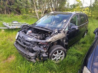 Vw touran 2.0fsi 2005 zbytek auta - 2
