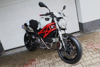 Ducati Monster 796 - 2