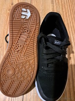 ETNIES 33.5 stelka 20.5 dětské - 2